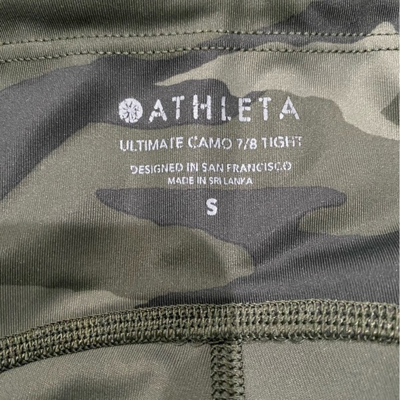 ATHLETA Ultimate Camo 7/8 Tight Leggings Olive Stash Pockets Active Size Small - Picture 13 of 16